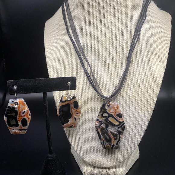 Handmade Pendant and Matching Earrings - Picture 1 of 1
